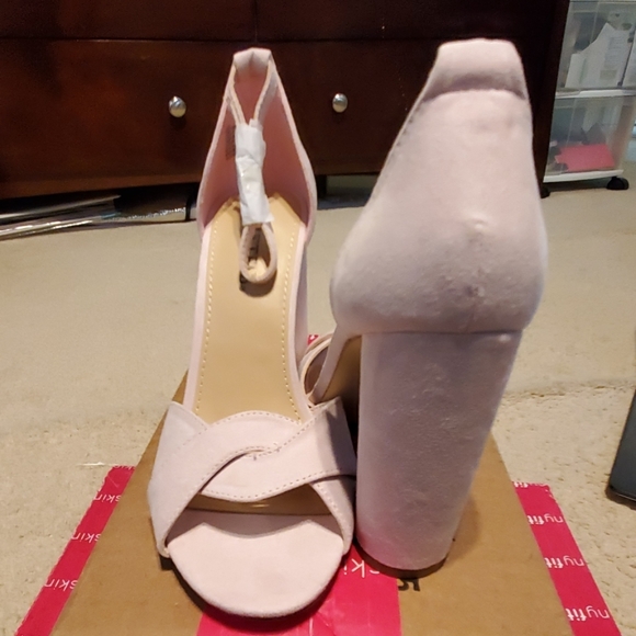 Pink block heels - Picture 2 of 3